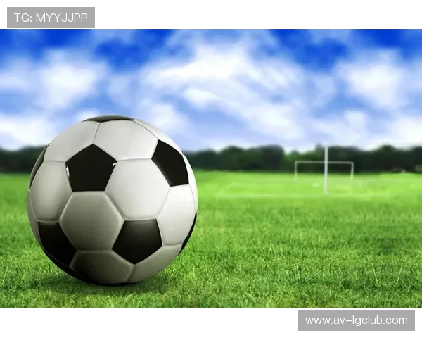 冰凉科技足球球袜助力运动员提升舒适度与表现，夏季必备清爽之选